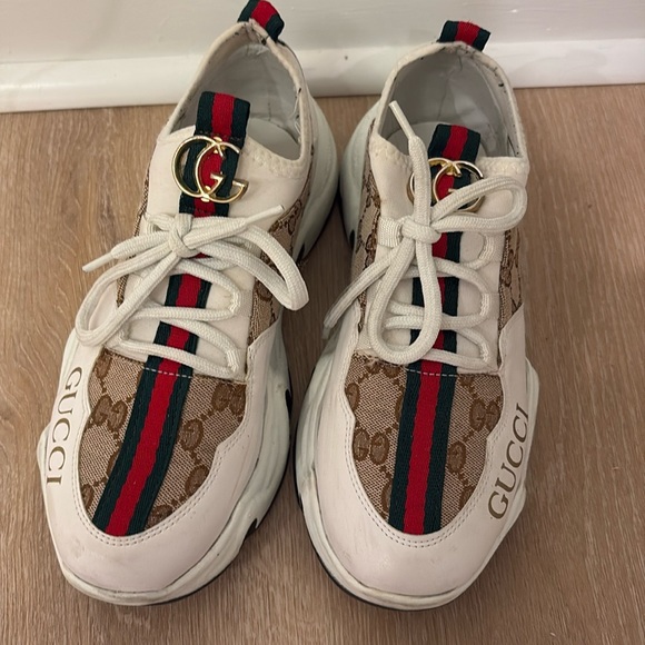 Gucci sneakers - Picture 1 of 3